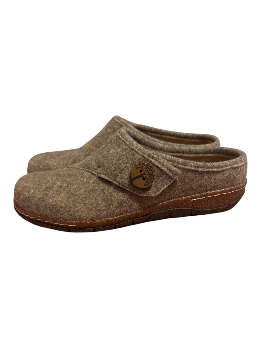 "Earth Ezra2 Button Wrap Slip-On Clogs Wool Felt" 7
